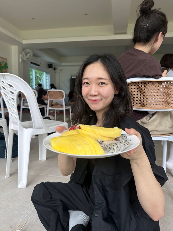 キム・ソヨン サムネイル画像