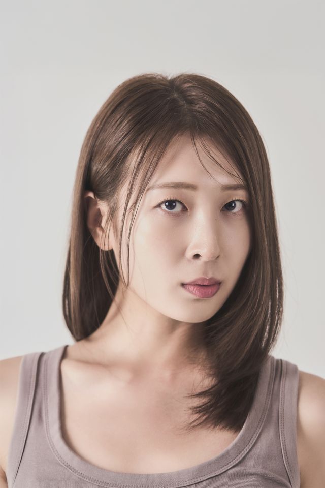 キム・ミンジ サムネイル画像