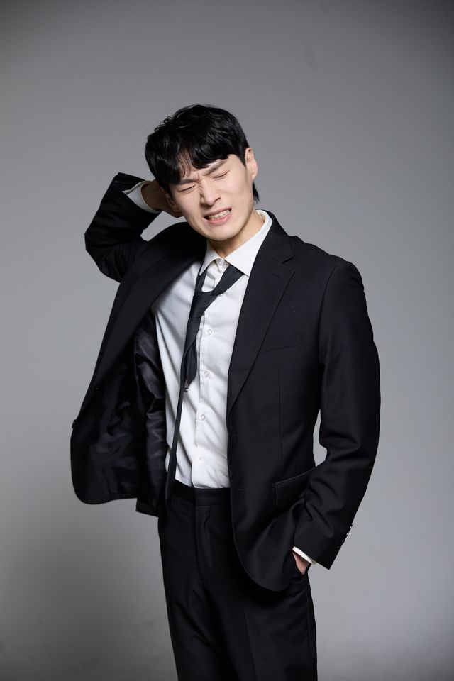 김홍용 썸네일 이미지