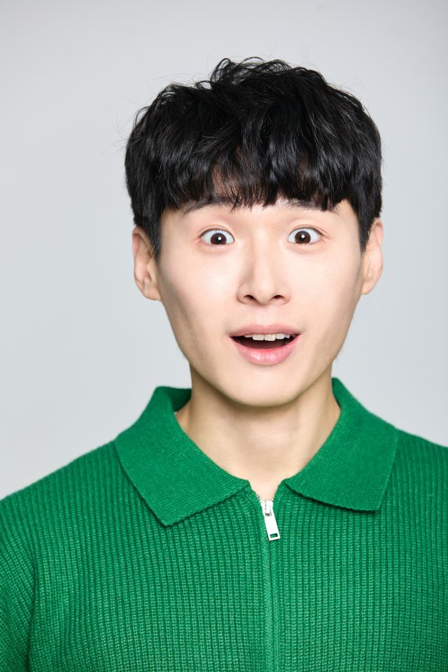 김홍용 썸네일 이미지