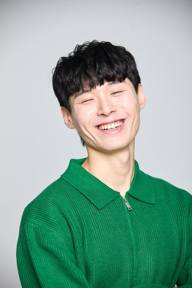 김홍용 썸네일 이미지