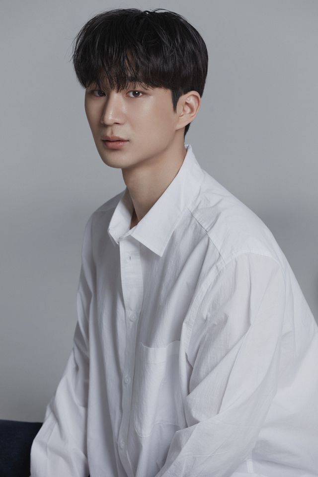 신우찬 썸네일 이미지