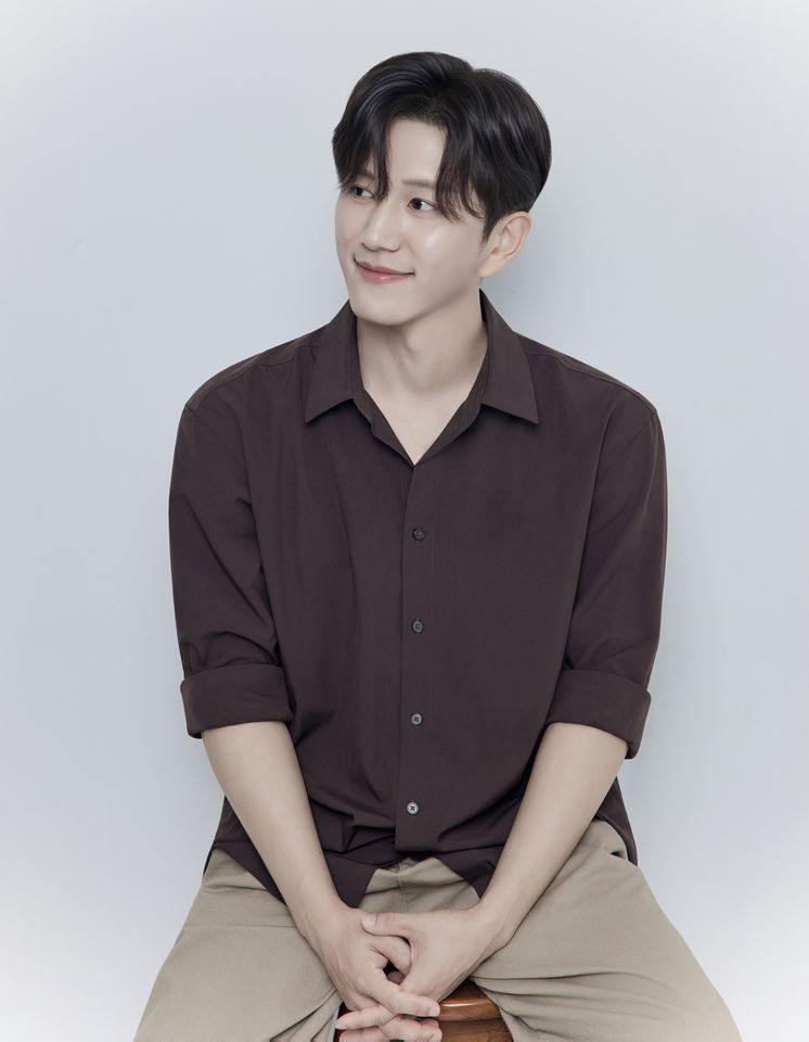 Lee Si-hwan Thumbnail image