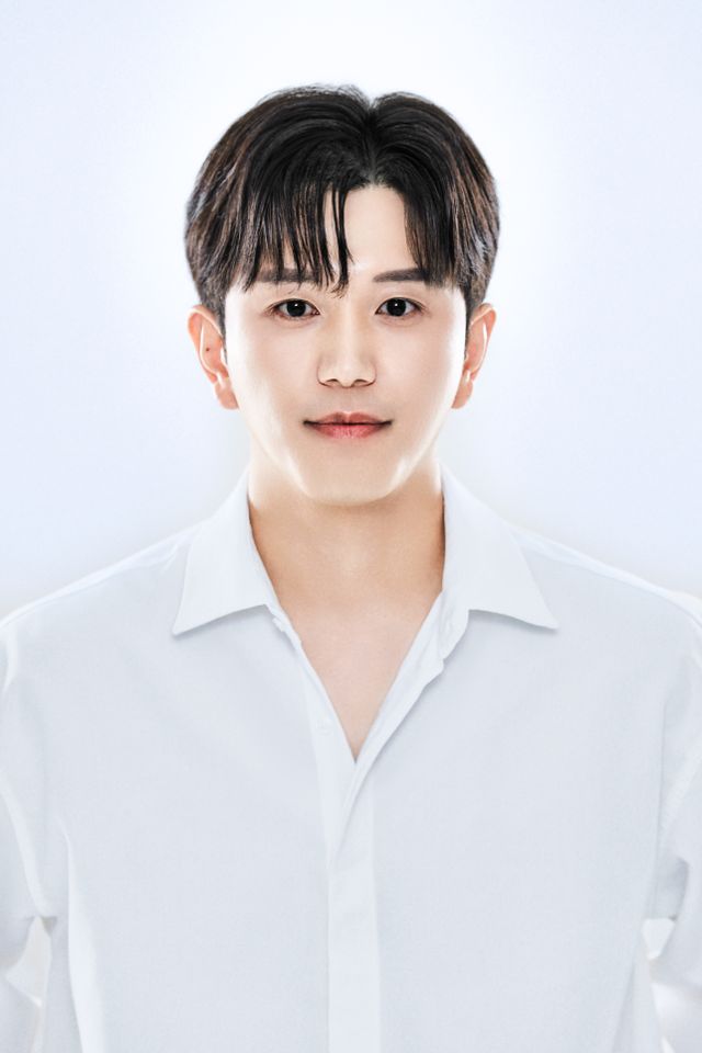 Lee Si-hwan Thumbnail image