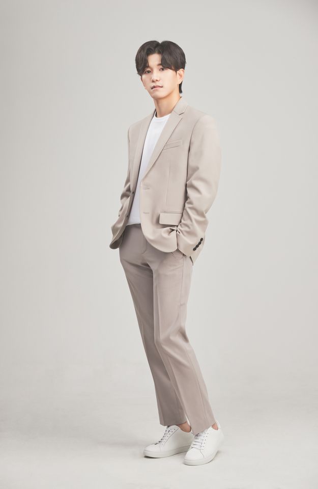 Lee Si-hwan Thumbnail image