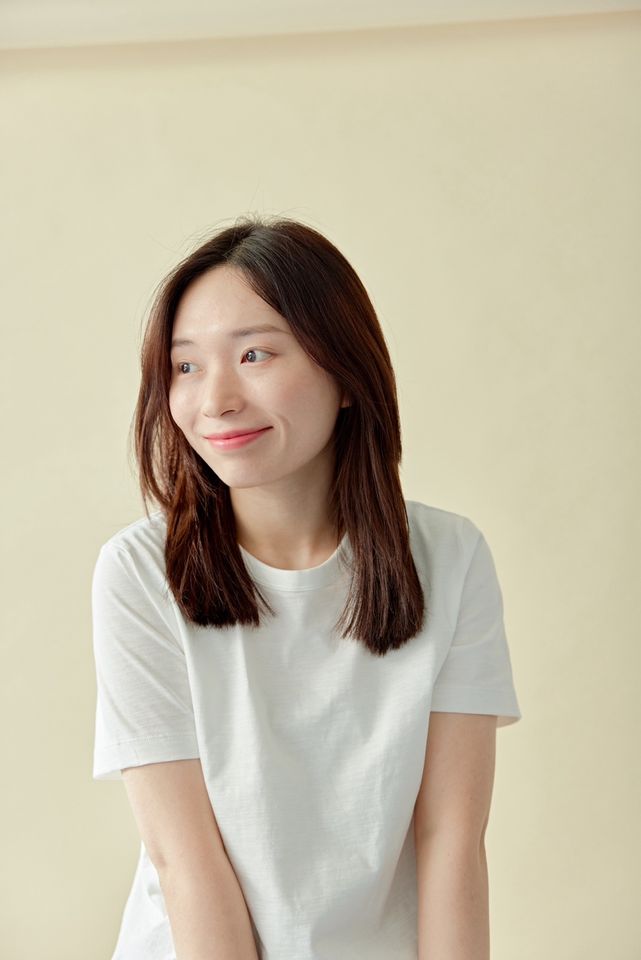 Yoon Si-yeon Thumbnail image