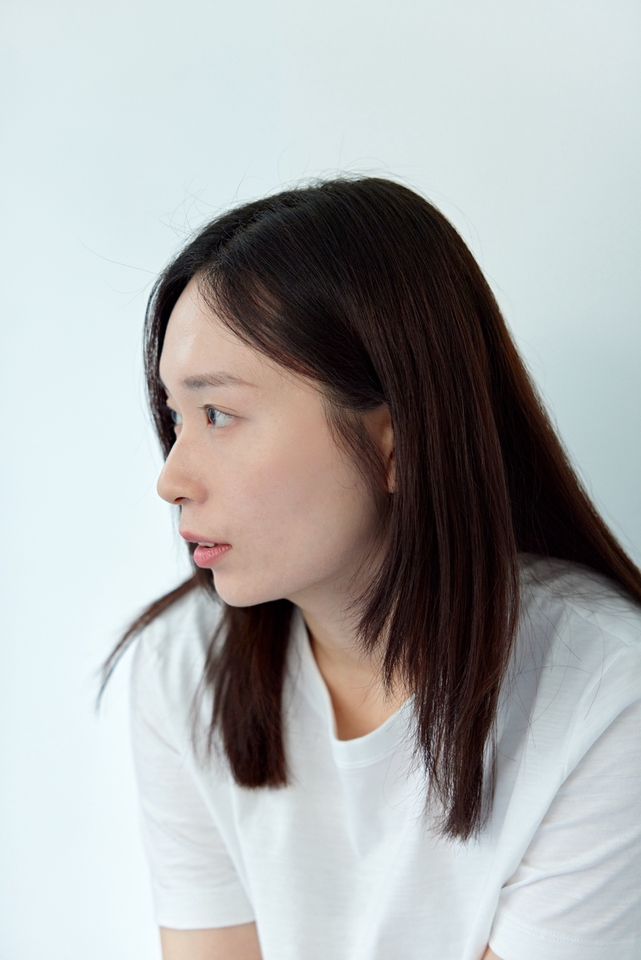 Yoon Si-yeon Thumbnail image