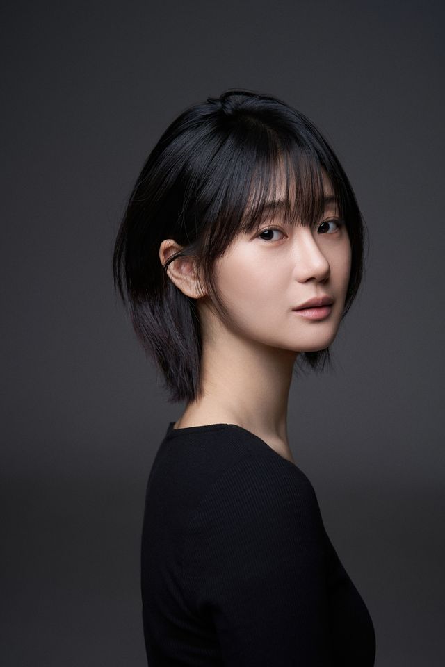 キム・スルギ サムネイル画像