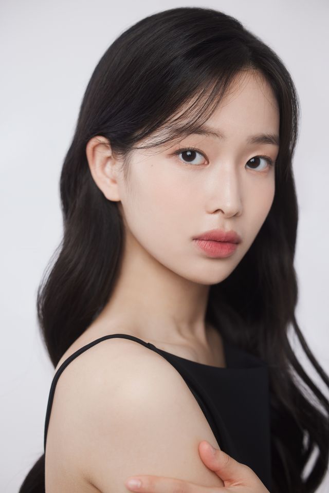 Hwang Hye-jin Thumbnail image