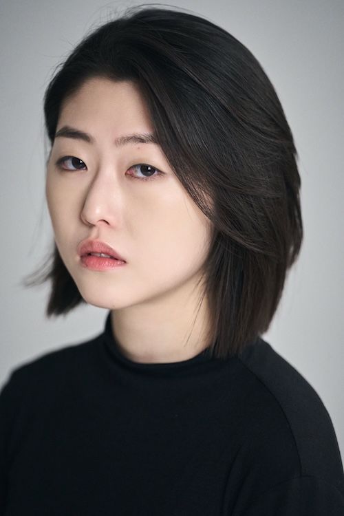 キム・ジウ サムネイル画像