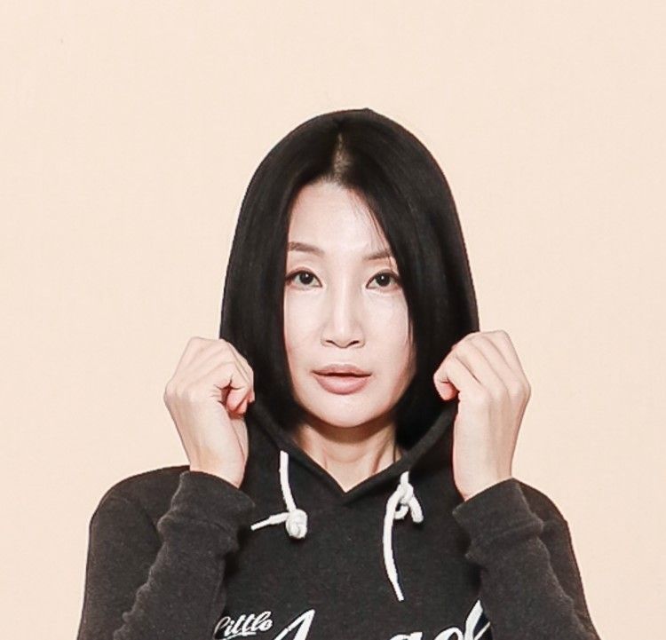 ซิม ยูนี ภาพขนาดย่อ