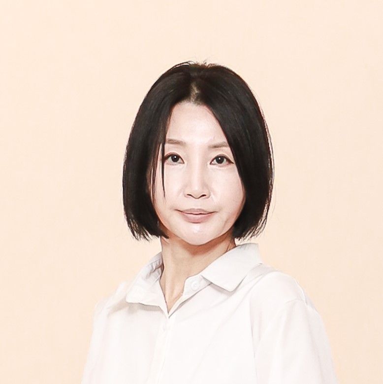 ซิม ยูนี ภาพขนาดย่อ