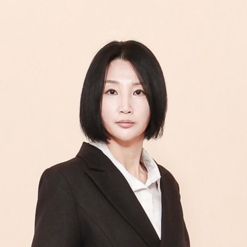 ซิม ยูนี ภาพขนาดย่อ