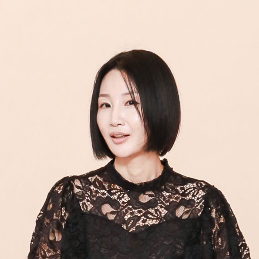 ซิม ยูนี ภาพขนาดย่อ