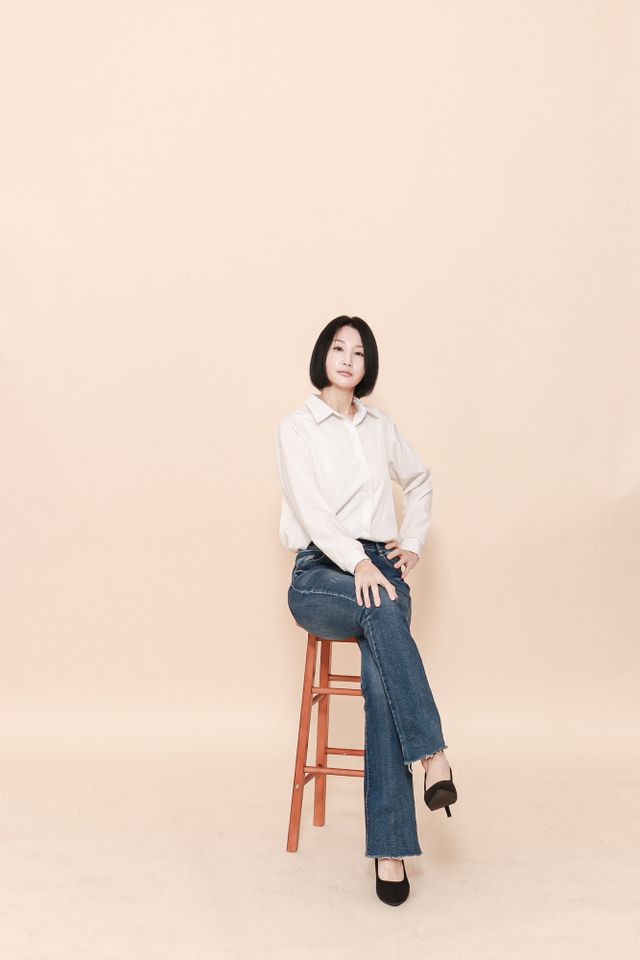 ซิม ยูนี ภาพขนาดย่อ