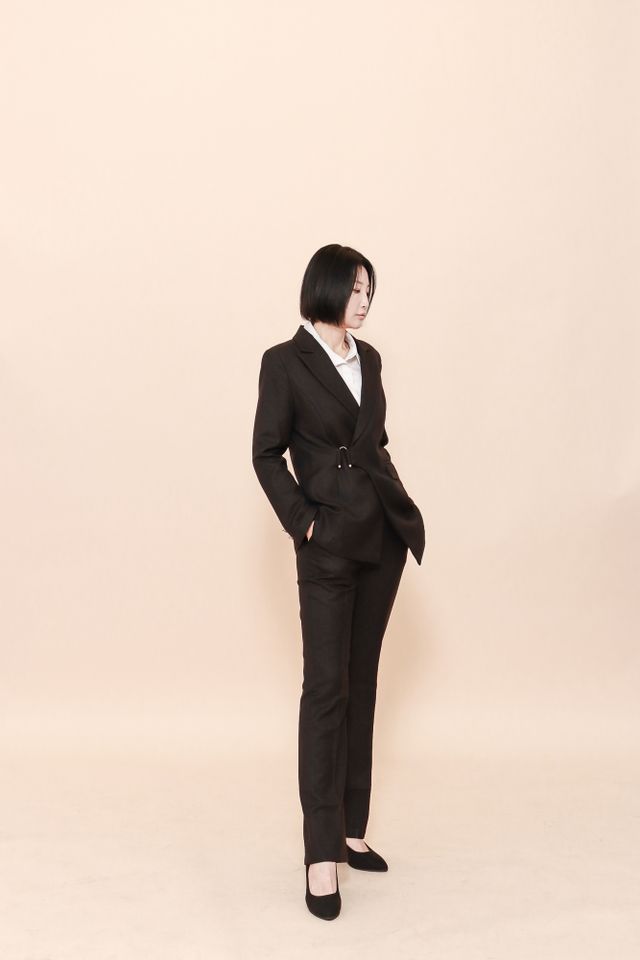 ซิม ยูนี ภาพขนาดย่อ