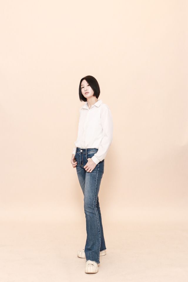 ซิม ยูนี ภาพขนาดย่อ