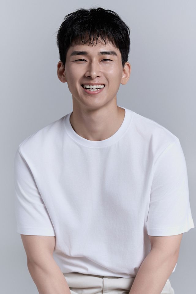 ปาร์ค จีโฮ ภาพขนาดย่อ