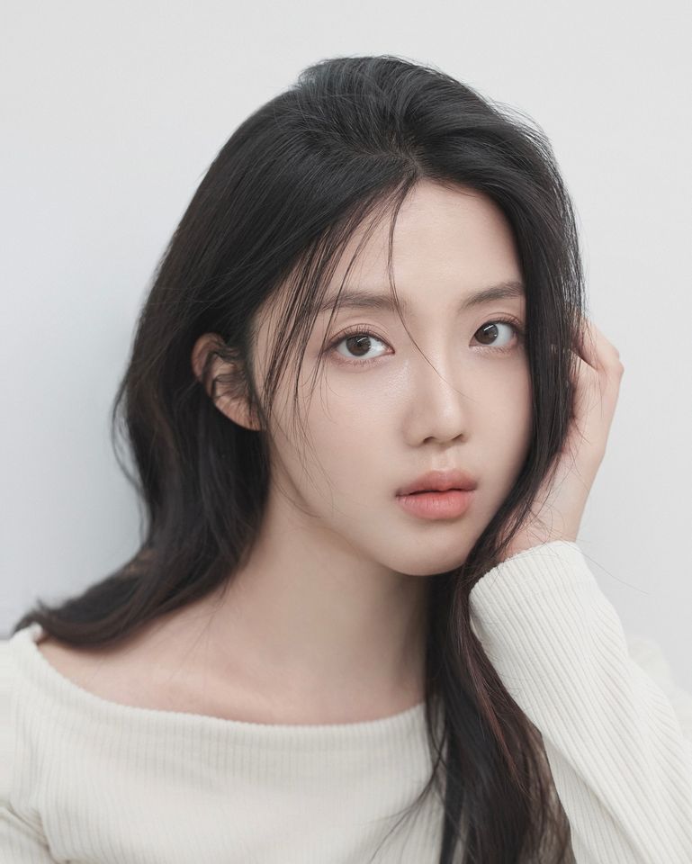 김채원 Thumbnail image