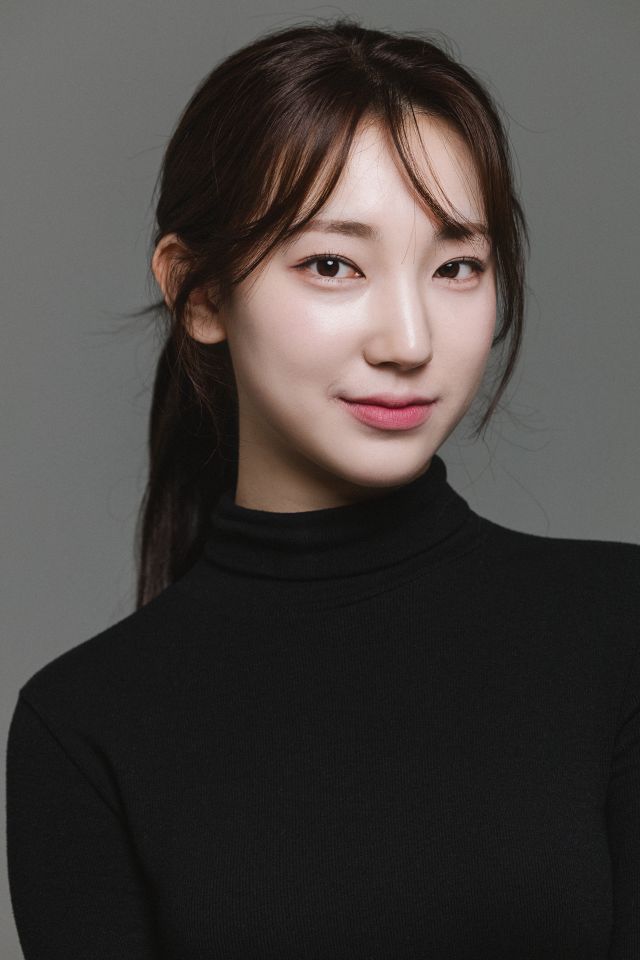 ミン・ソヨン サムネイル画像