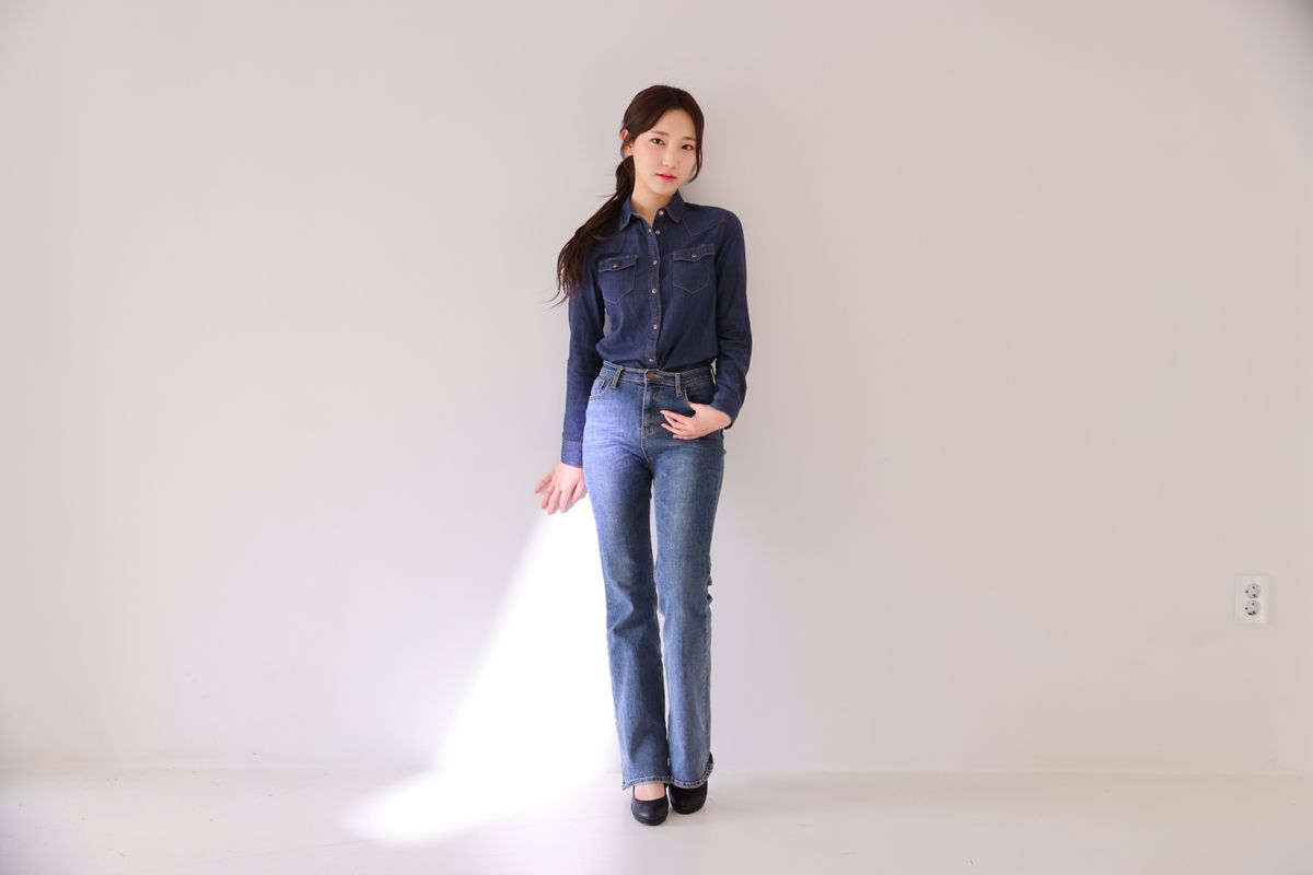 ミン・ソヨン サムネイル画像