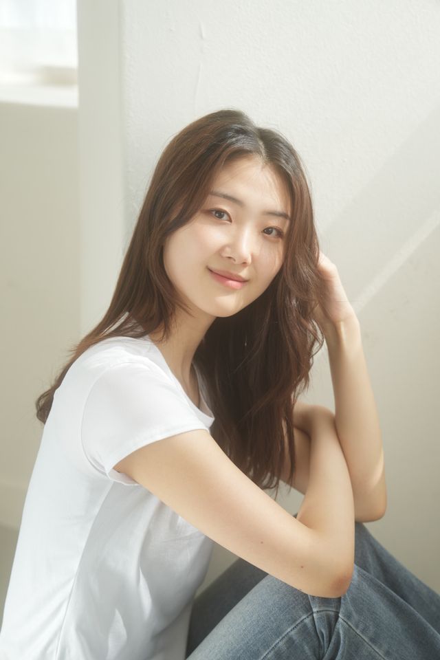 イ・ヘウォン サムネイル画像