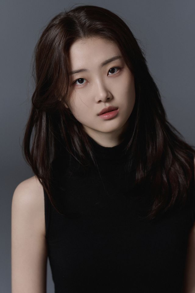 イ・ヘウォン サムネイル画像