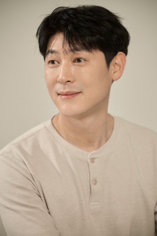 キム・ゴンウ サムネイル画像