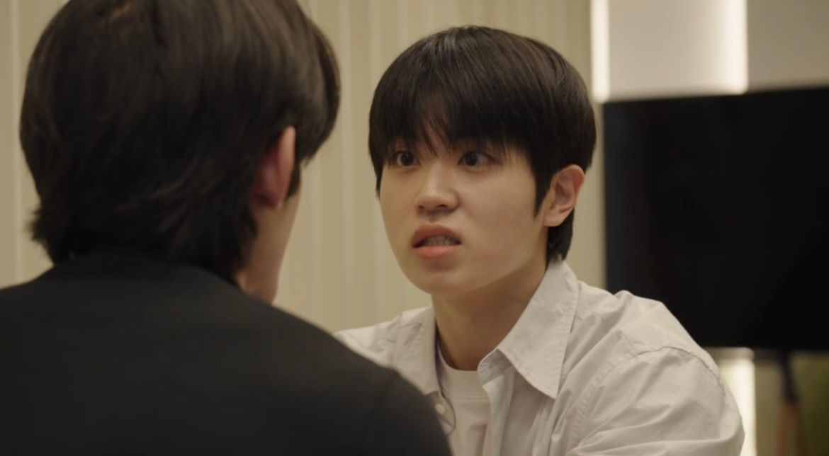 อี ชีอู ภาพขนาดย่อ