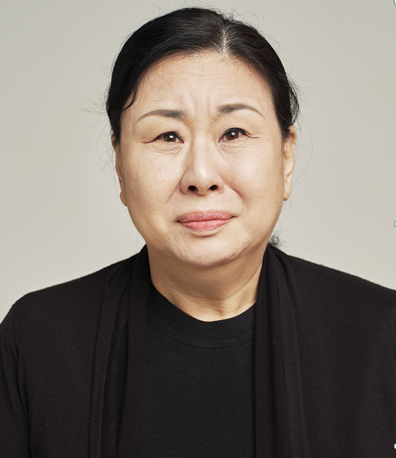 ลี ยองรี ภาพขนาดย่อ