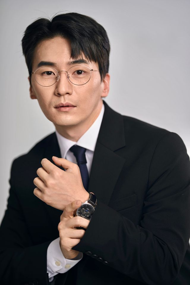 Jeong Yong-sik Thumbnail image