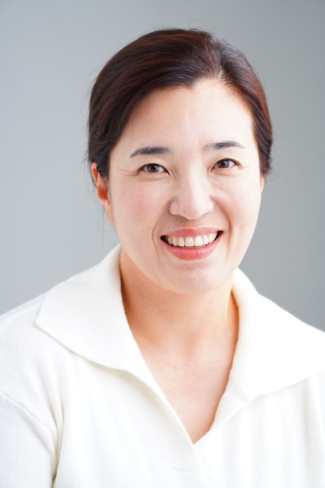 ยาง มีนา ภาพขนาดย่อ