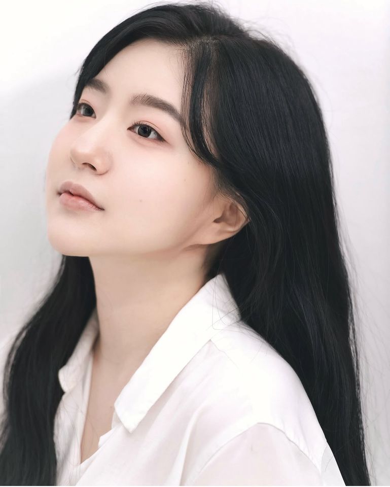 Lee Chae-yeon Thumbnail image