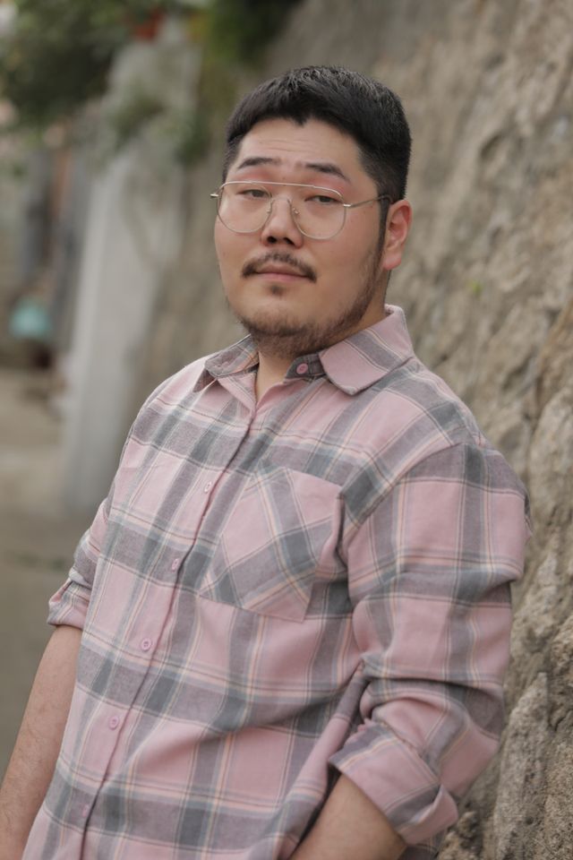 김윤섭 썸네일 이미지