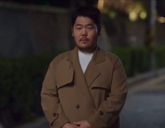 김윤섭 썸네일 이미지