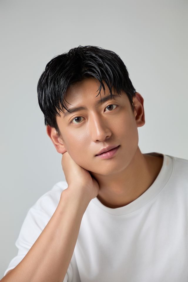 コ・ヨンチャン サムネイル画像