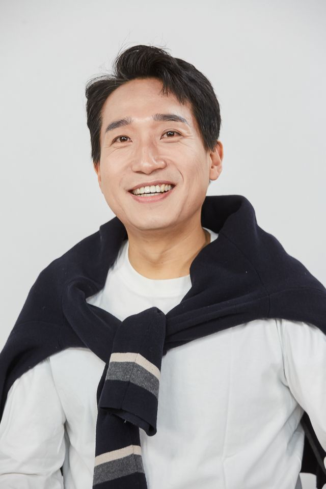 Lee Hwan Thumbnail image