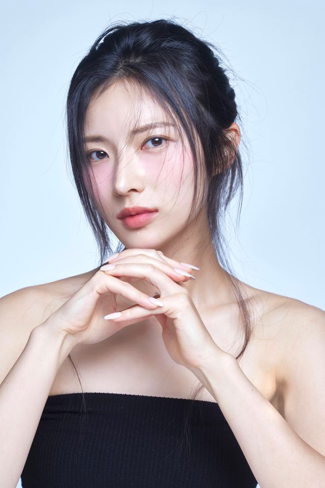 Jung Yujin Ảnh thu nhỏ