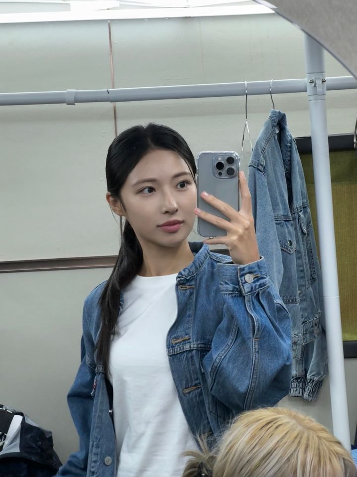 Jung Yujin Ảnh thu nhỏ