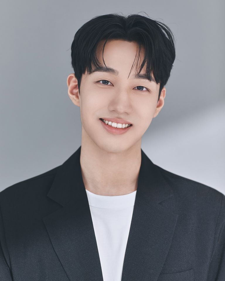 イ・カンヒ サムネイル画像