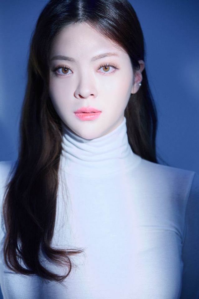 カン・ヘリ サムネイル画像