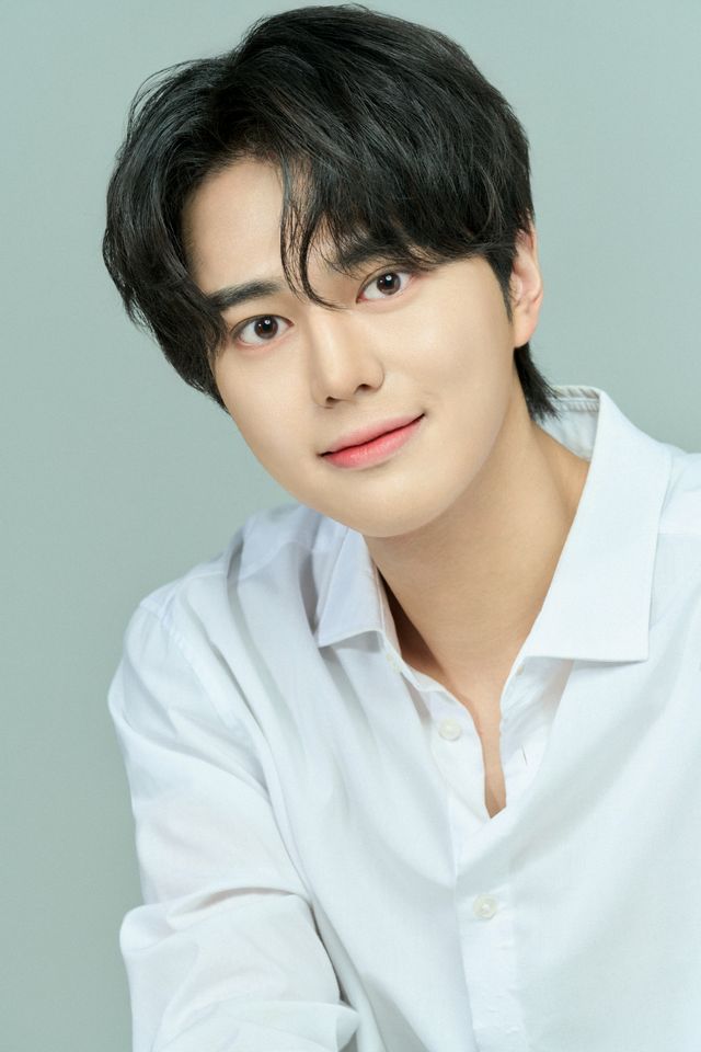 Hwang Jae-uk Thumbnail image