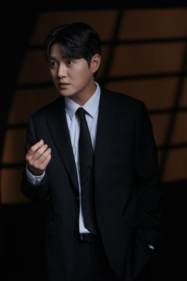 イ・ドンヒョン サムネイル画像