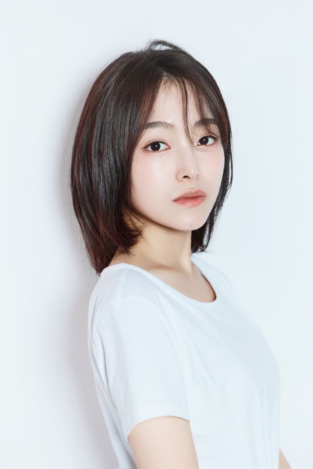 Park Ji-na Thumbnail image