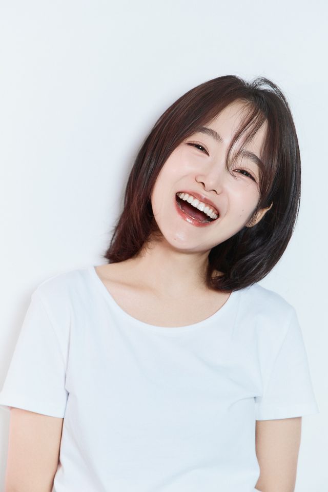 Park Ji-na Thumbnail image