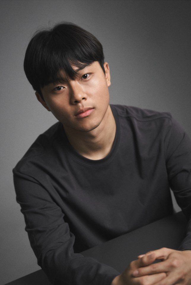 윤지혁 썸네일 이미지