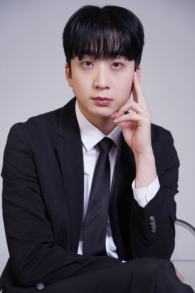 Lee Yong-kyu Ảnh thu nhỏ