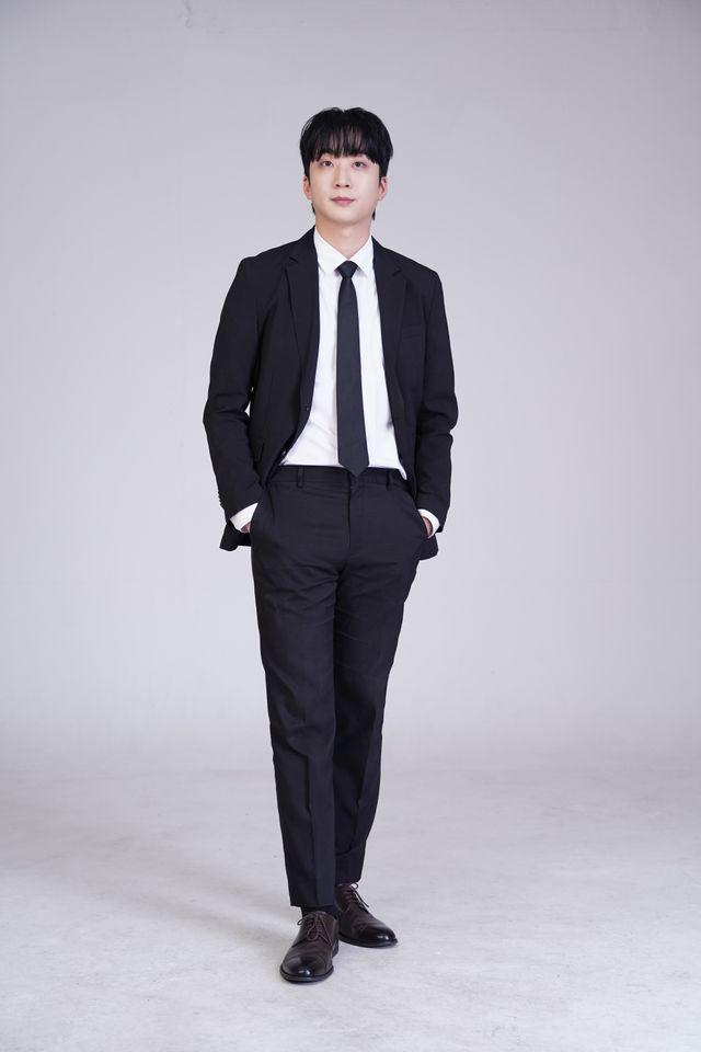 Lee Yong-kyu Ảnh thu nhỏ