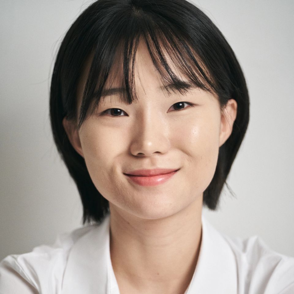 ユン・ジウォン サムネイル画像