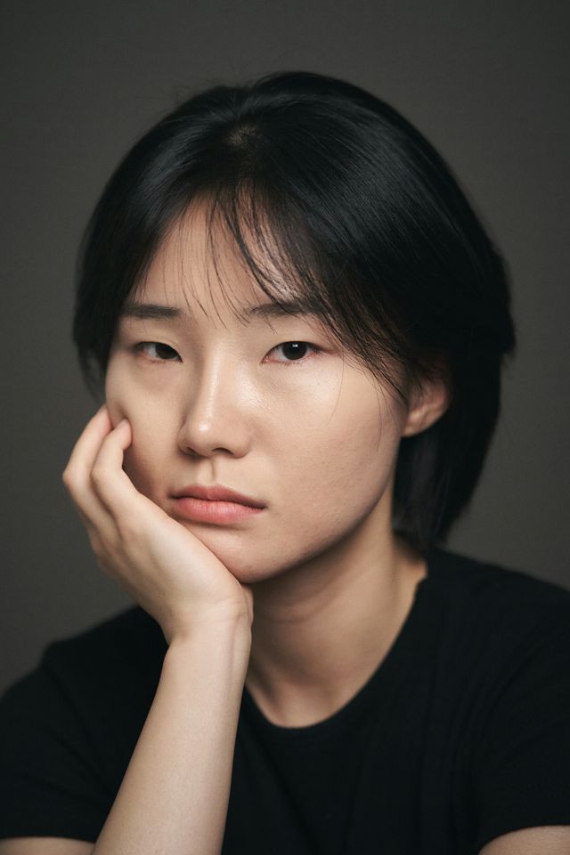 ユン・ジウォン サムネイル画像